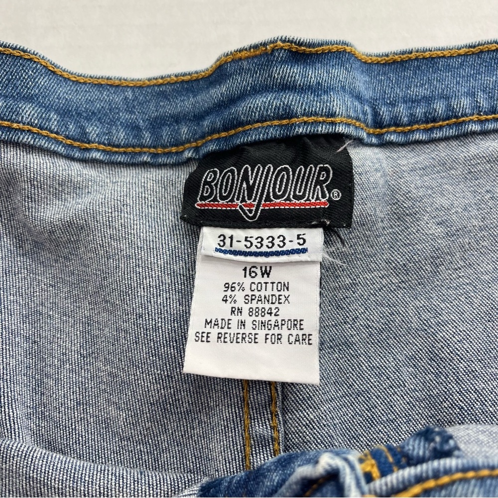 ✨ Vintage Bonjour Denim Capri Pants ✨ - Picture 4 of 13